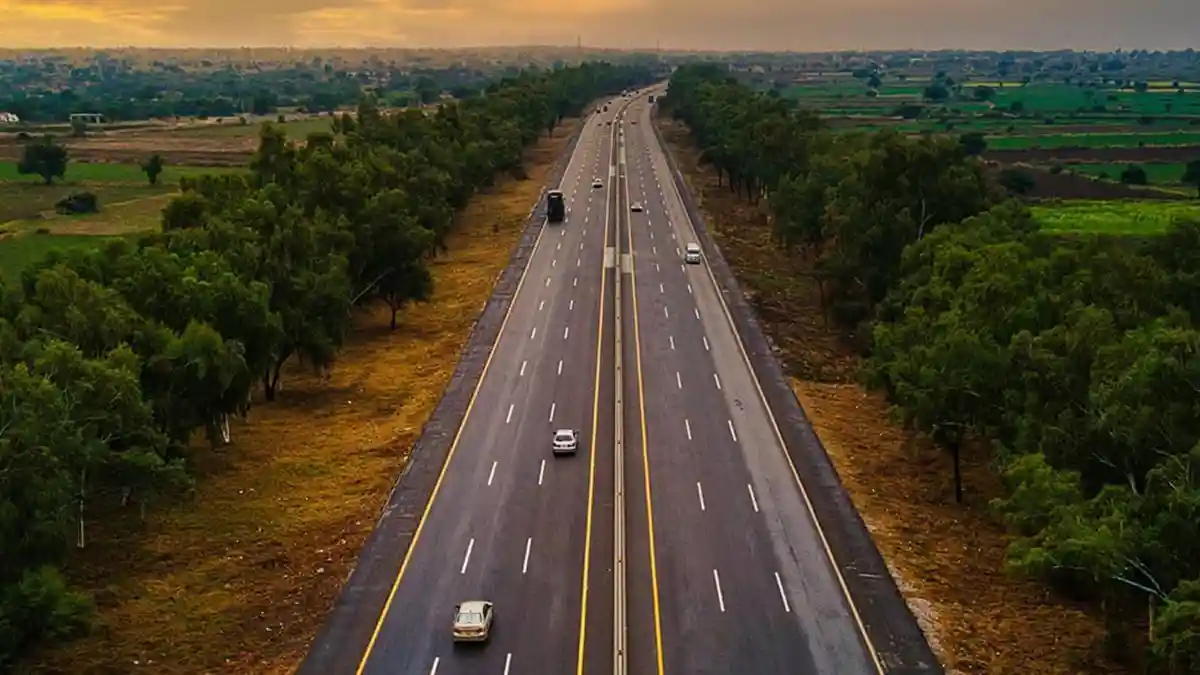 New motorway expansion plan will cut distance between Lahore and Islamabad by 100 km
