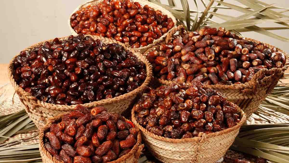 Uni­ted Arab Emirates will establish three date processing plants in Pakistan