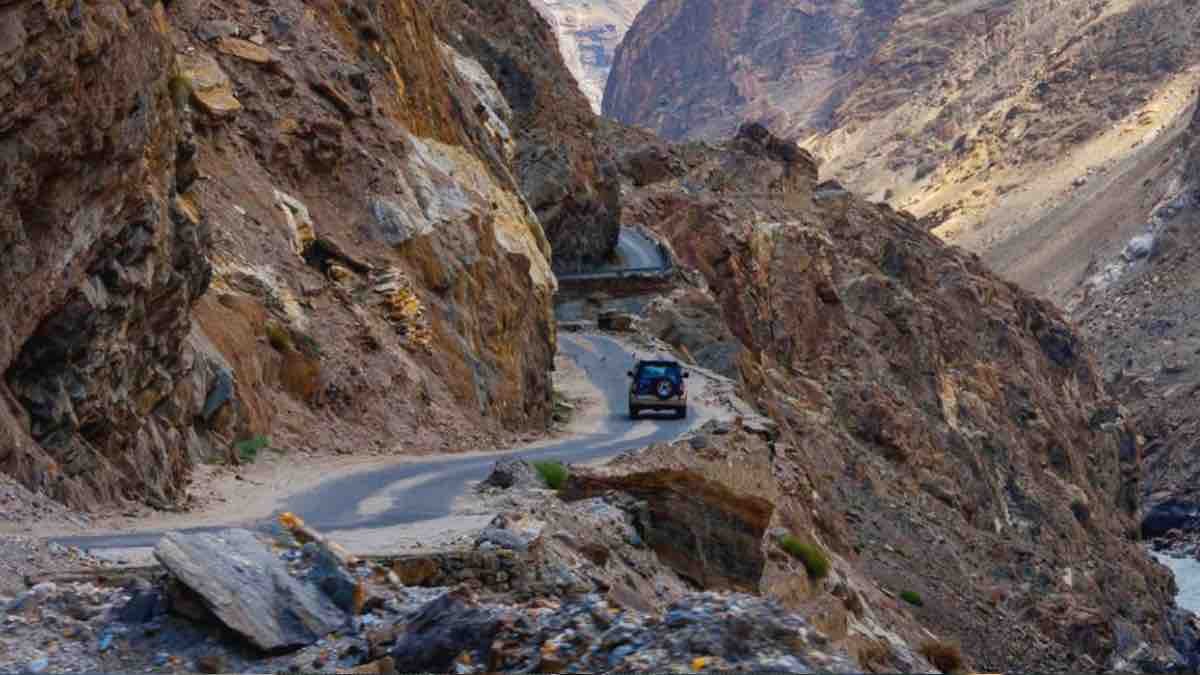 Most dangerous roads in Pakistan identified
